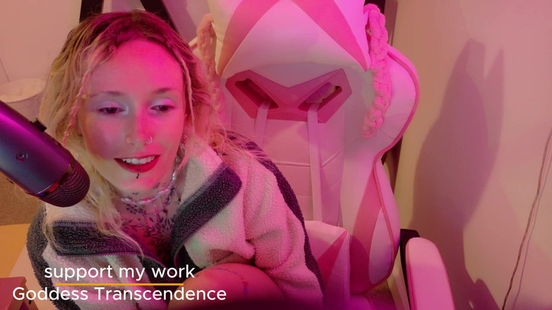 Goddess Transcendence: Paroháčské ponížení otroka zpocené špinavé nohy 4K