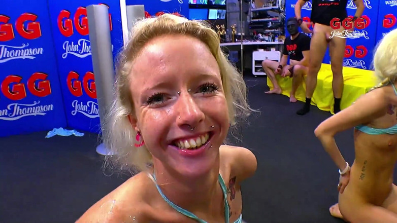 Casting GIRLS AND FIRST PORNO: Ggg John Thompson -selvagem loira gosta de cavalgar e chupar paus...