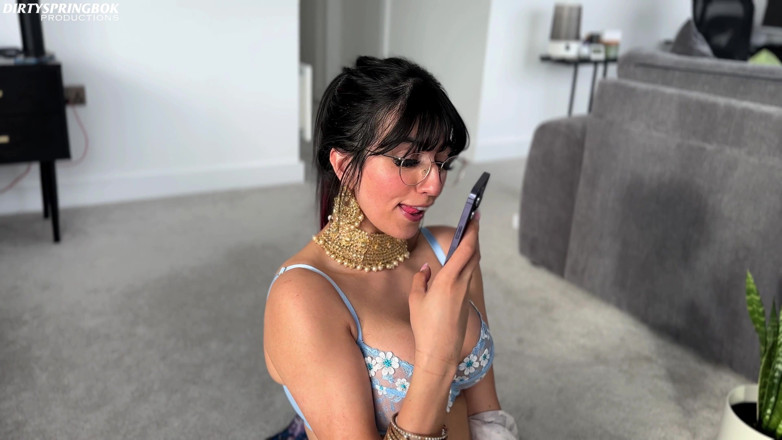 Aaliyah Yasin: Curvă pakistaneză Aaliyah Yasin nu se poate opri din orgasme