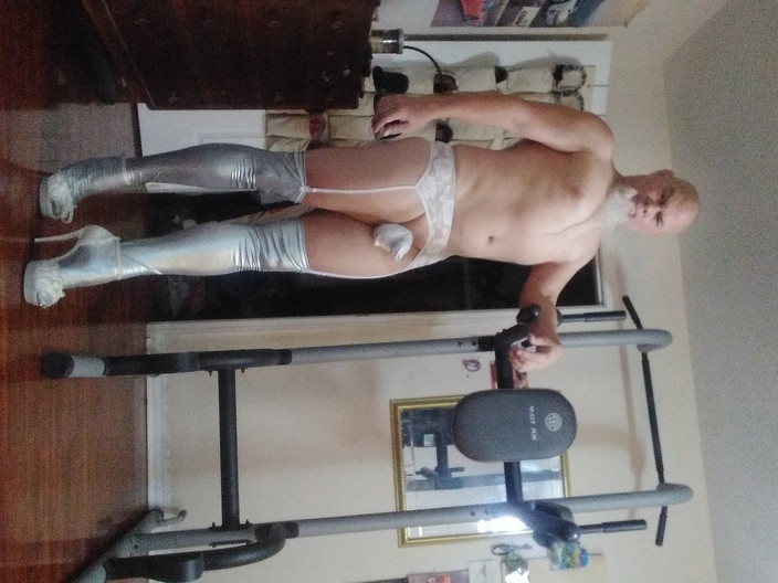 MrLeggs: Avatar revise awal kenaikan boleh membantu membuatkan seorang lelaki bijak....