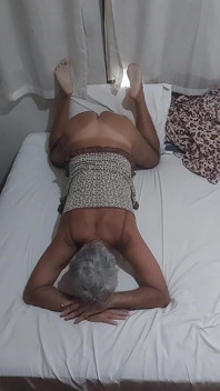 Ladysilva khỏa thân cái mông rám nắng nóng bỏng của tôi