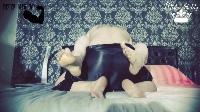Goddess Misha Goldy: Leck, rieche und verehre unsere füße, während ich sex alpha...