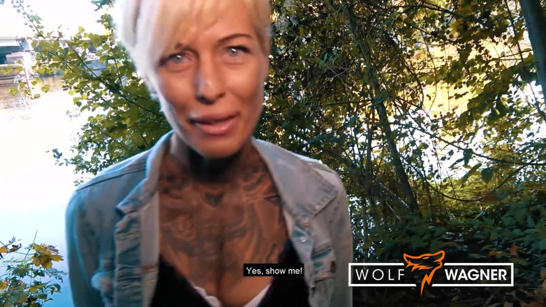 Wolf Wagner.love: Vicky Hundt, MILF sous-baisée sexy, est facile à baiser ! WOlf Wagner