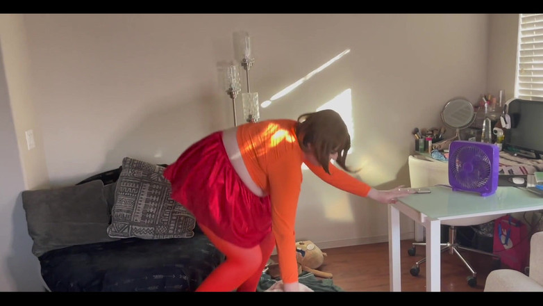 Madame Morgan xxx: Velma Is Such a Clumsy and Shy Girl