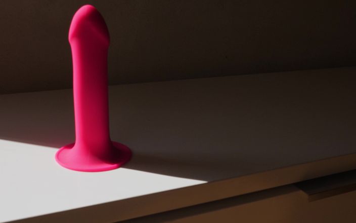 Jerking studs: Premier jouet anal