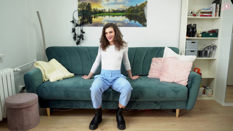 MedelaineXX VIP: Trans Girl in Lingerie Surprises Photographer