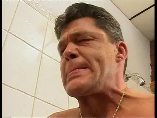 Bizzarre X: The Pleasure of Piss 01