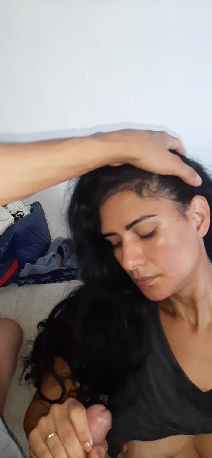 Renatinharj: Vanessinha gab einen Blowjob und öffnete sich, um einen Penis zu...