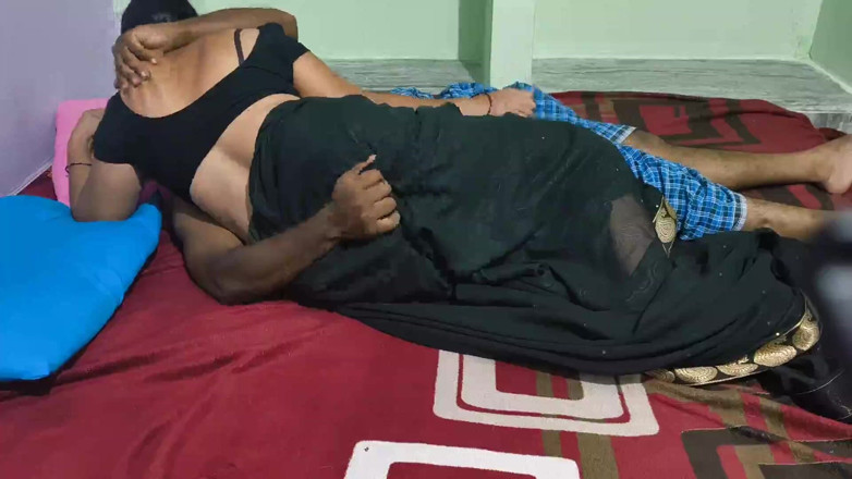 Sexy sindu: Awek berkahwin kampung yang cantik berkongkek keras dalam saree