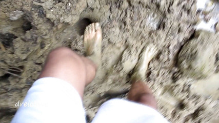 Dreichwe: Prochází lepkavou