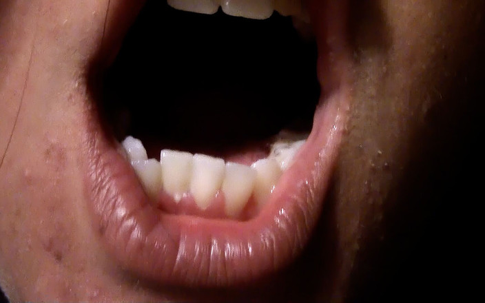 Wild Phoenix: Gefesselt und geknebelt: Stinkende Atem und Arschfurzen, Dominanz durch eine...