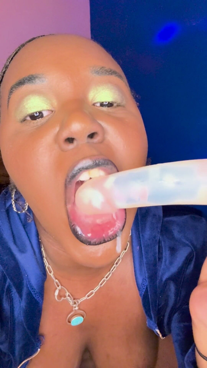 ALLIYAH ALECIA: Solo Beautiful Girl with Creamy Pussy, Sexy Ass, Pretty Small...