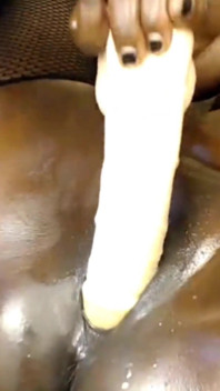 Beine schütteln, orgasmen tief ficken meine muschi mit monsterdildo