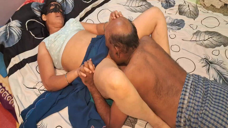 Sexy sindu: Cel mai tare videoclip XXX cu cuplu indian
