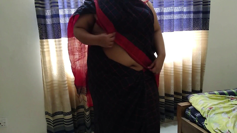 Aria Mia: Seksowna ciocia Gujarat z dużym tyłkiem zerżnięta przez sąsiada