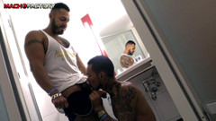 Macho factory: Viktor rom decide di essere infedele con il suo ragazzo...