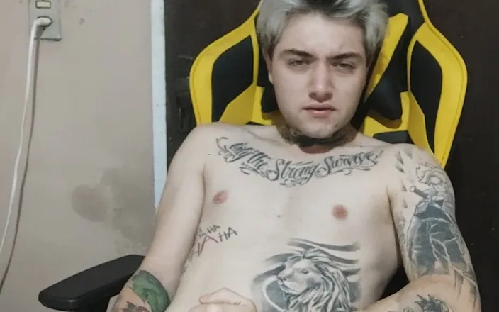 Daniel Tatuado E Safado: Orgasm Webcam