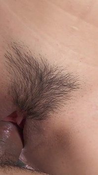 Asijská děvka scéna-1 prsatá japonská brunetka si užívá hardcore šukání a končí creampie