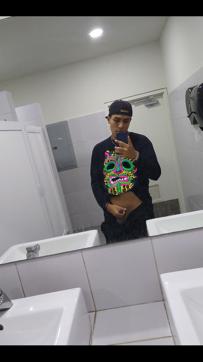 AlexAlejandro13: आओ टच मी