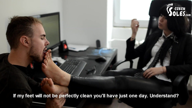 Czech Soles - foot fetish content: Menina do chefe da máfia e seu footboy