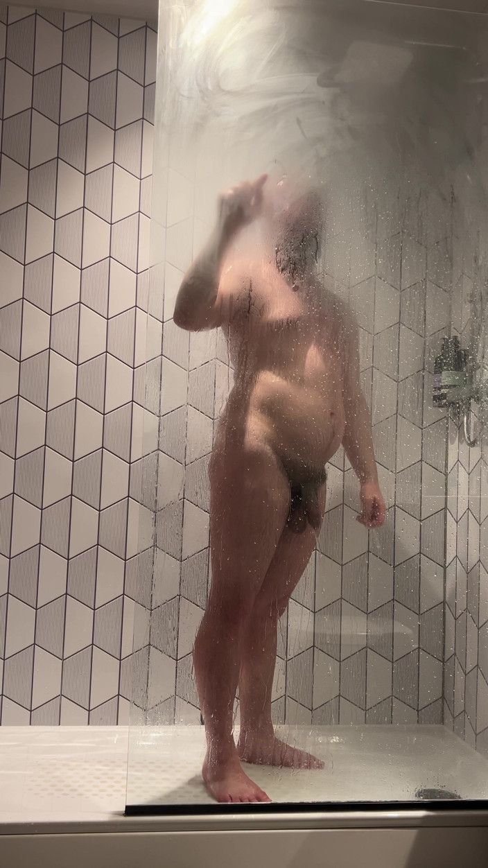 uktattooedchub74: Shower Dreams 1