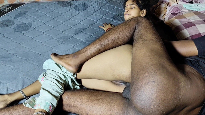 Shivanibaby: Istriku ngentot pantat bahenolnya habis-habisan di ranjang dan ngentot pantatnya...