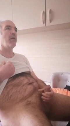 Doppeltes Pissen mit einem frischen Handjob früh am Morgen Ich habe viel Wasser und pinkeln viel für meine Freunde.
