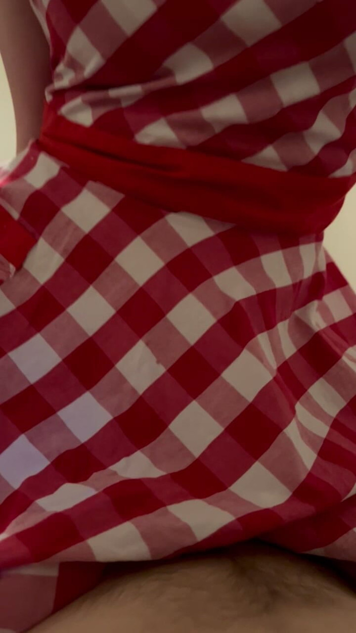 IntimateIsles: Apron Roleplay