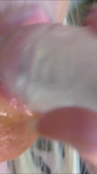 Masturbasi, fingering, nyepong dildo & mandi sambil bugil! Halloween 25 crot di dalam memeknya