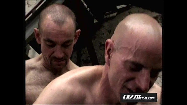 Cazzofilm: CazzoFilm - Ciężka sesja w magazynie