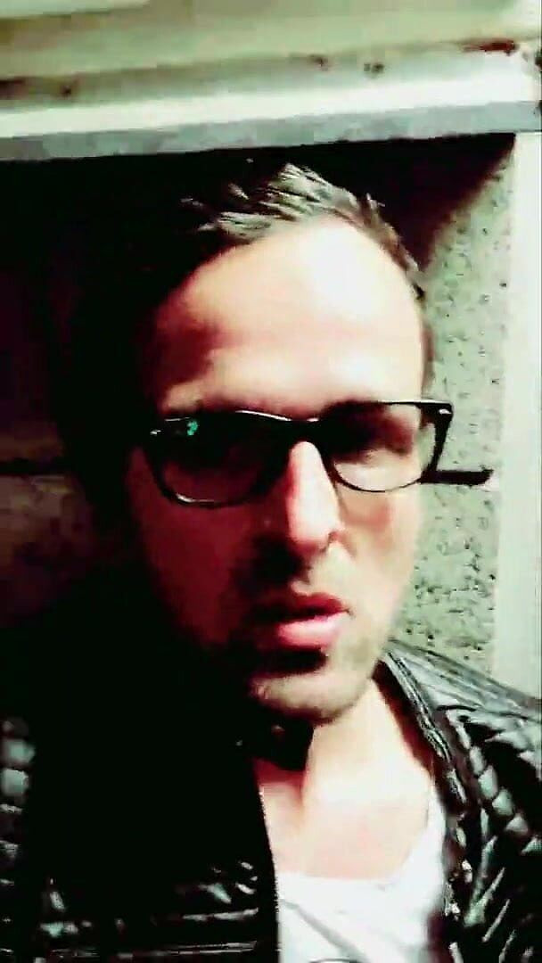 Slutboyben: Slutboyben Cam4 exhibicionista