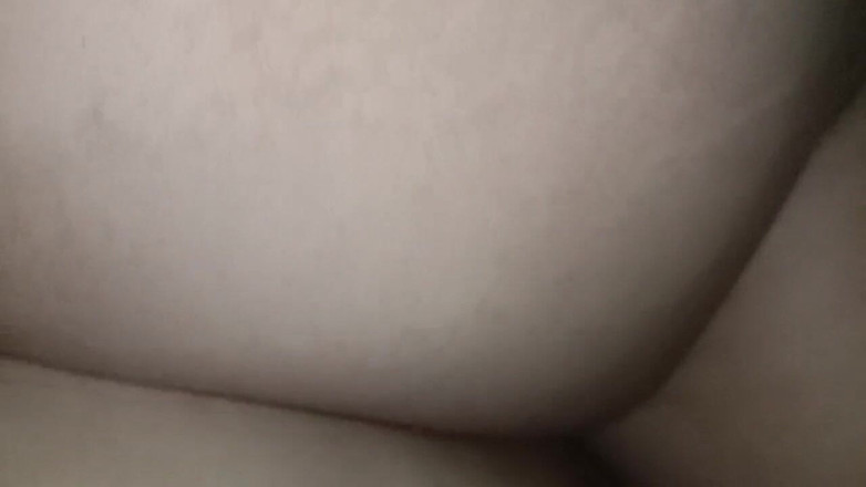 Chubbyme Pinay: Ona masturbuje się i siedzi na moim twardym kutasie