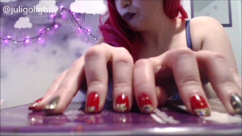 goddessjoules: Giantess Dotykanie paznokci