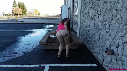 Sexy Sandra N Sir Christopher: Růžové šaty anální škádlení