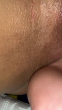 Ele Me Faz Uma Massagem No Peito E Me Esfrega até Eu Gozar.