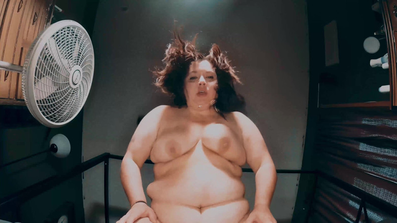 SexyNEBBW: Сексуальная толстушка сквиртует свою киску
