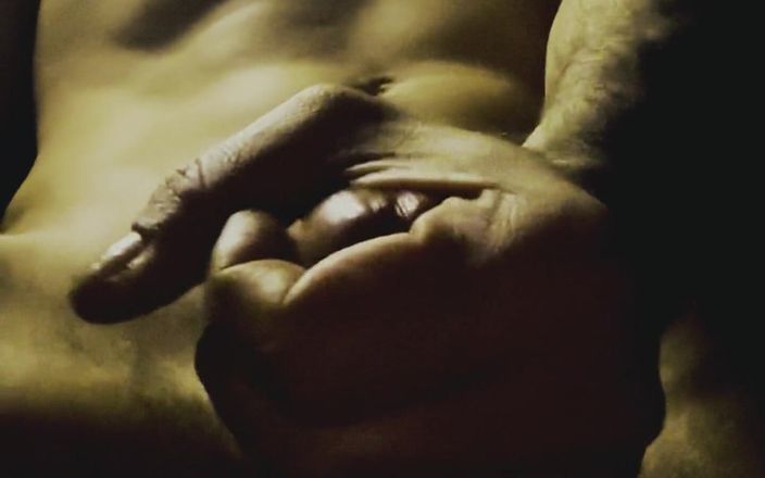 joerudgert: Cewek tubuh aduhai lagi asik masturbasi sama kontol besar coli...