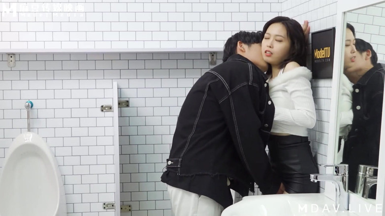 ModelMedia Asia: Mdwp-0021 Lewd Meat Toilet
