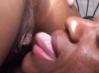 Black Jass: Prsatá ebenová holka s kulatým zadkem ošukaná v různých hardcore...