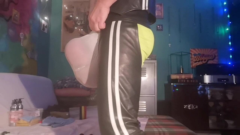 Monster_Meat_: Vzhůru nohama.... Buďte připraveni na akci