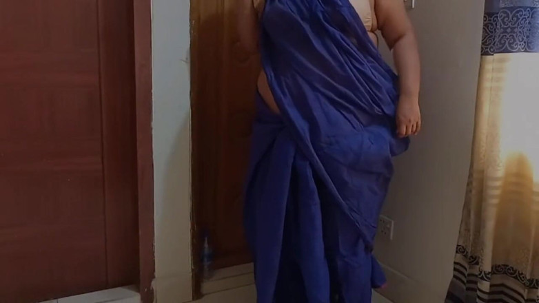 Aria Mia: 호텔 방에서 낯선 사람에게 따먹히는 핫한 아줌마