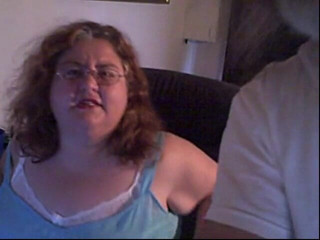 BBW nurse Vicki adventures with friends: Bella donna rossa che balla spettacolo in cam in abito...