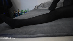Miley Grey: Kaki seksi pakai stoking nilon - miley grey