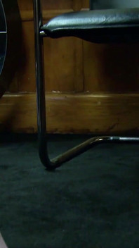 セクシーな弁護士も彼女のクライアントを考えたので、彼は彼女のオフィスですぐに彼女をファック