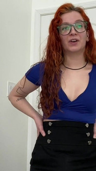 Pedeapsă cu instrucțiuni de masturbare: profesoara Futa te face să ejaculezi pe față