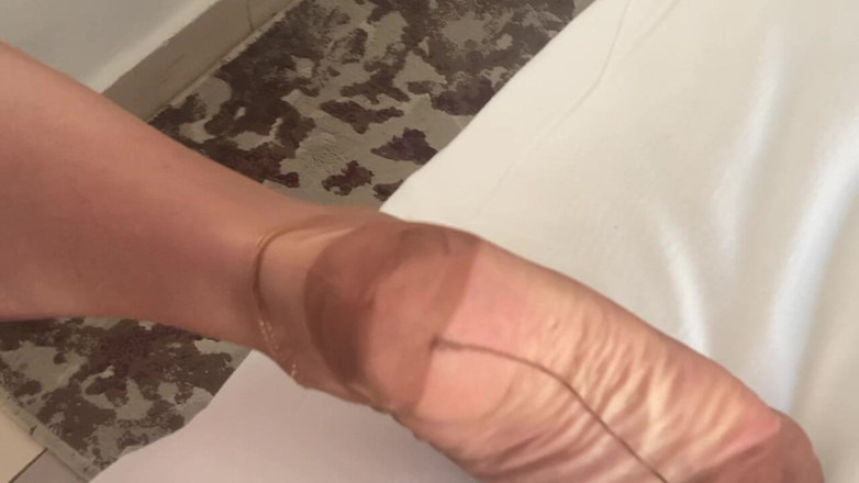 Aunty Sandra vintage girdle queen: Zia sandra si mette la sua abbronzatura