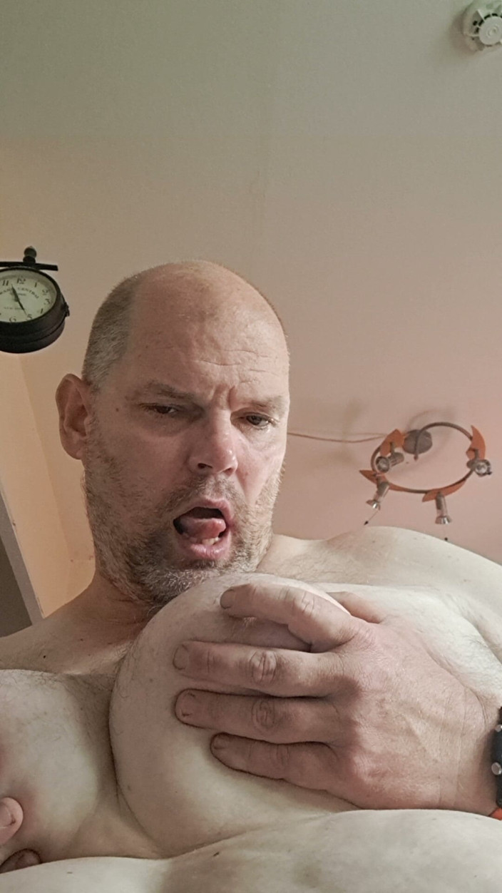 Fickspecht: Tits, Tits, Tits From the Slut