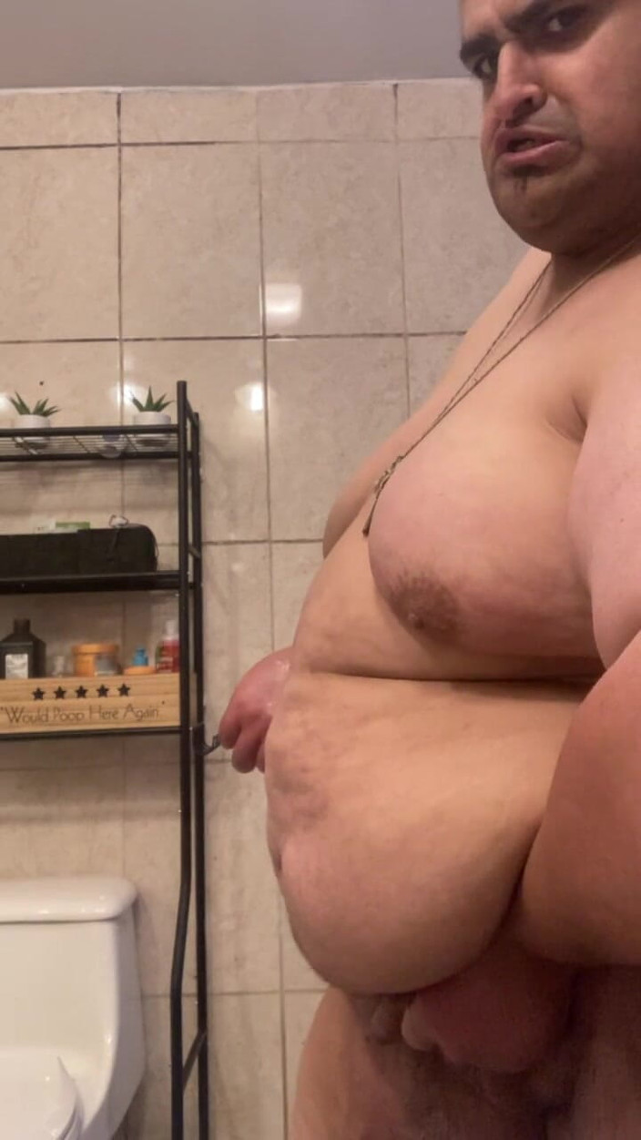 Chubbytits16: Ai muốn chơi với con cu nhỏ và bộ ngực...