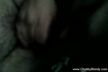 Chubby Blondy: Chubby slut in homemade action