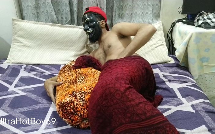 UltraHotBoy69: Îmi fut perna
